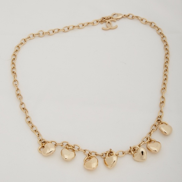 CHANEL LIGHT GOLD CC TURNLOCK MINI HEARTS NECKLACE (2022) - Picture 4 of 9